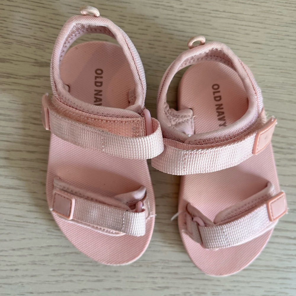 Old navy sandals GUC sz 7